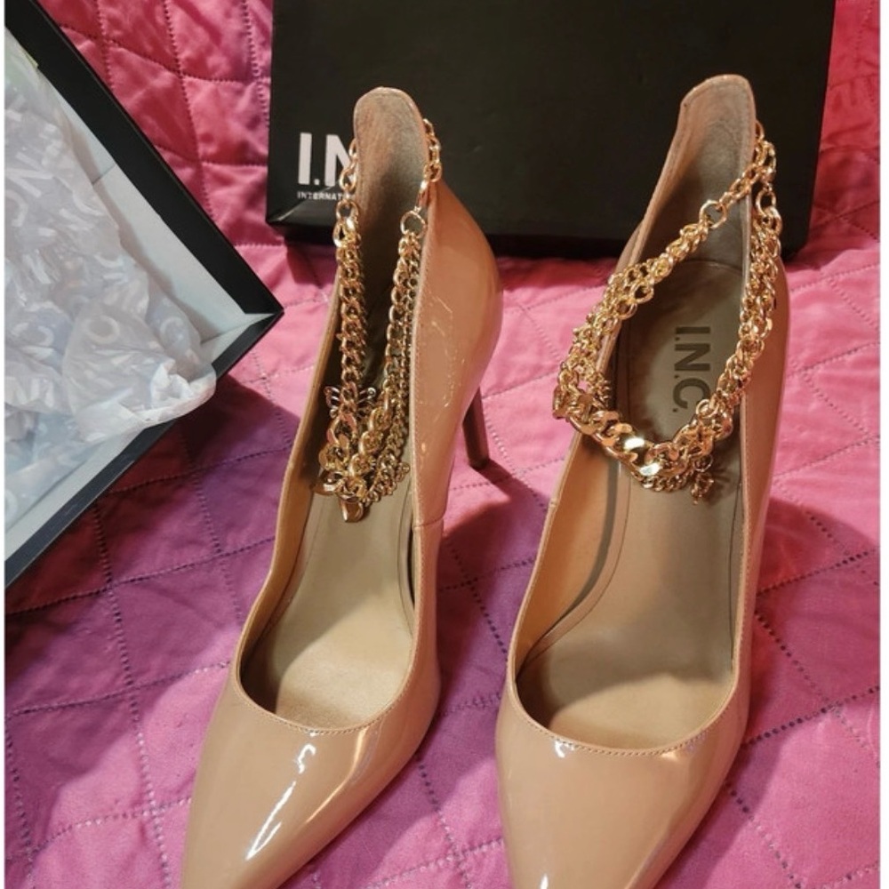 ING Women's Beige Patent Heels with Gold Accent